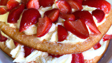 Charlotte aux fraises et chantilly maison