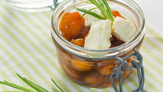 Verrines de billes de melon caramélisé au vinaigre balsamique et quenelles de Carré Frais