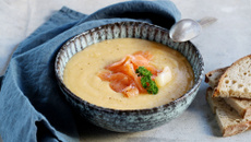 Velouté de pommes de terre au saumon fumé