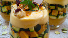 Verrines de courgettes au curry, fêta et aux pistaches!