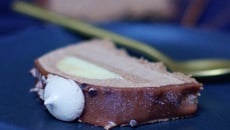 Bûche de Noël : gênoise, mousse chocolat et crème vanille