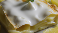 Feuilleté de pommes de terre à la crème et au gruyère