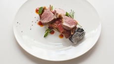 Osso	bucco	d’agneau	aubergine	farcie	à	la Polpa