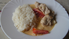 Emincé de poulet à la crème et au vin blanc