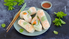 Rouleaux de printemps aux crudités et aux crevettes
