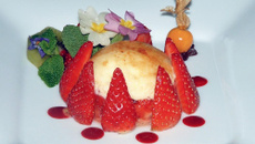 Compotée de fraises et menthe verte, mousseline caramélisée