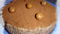 Gâteau mousseux au chocolat façon forêt noire