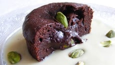 Moelleux au chocolat cœur truffé à la pistache et leur crème anglaise au café