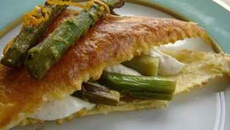 Mille-feuille d'asperges et crème d'amandes au Parmesan