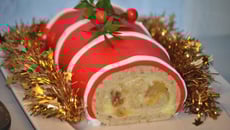 Bûche en habit de Noël aux pommes caramel vanille et marrons glacés