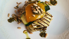 Pyramide de légumes et halloumi