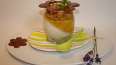 Panna cotta aux amandes et poêlée de pêches