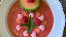 Gaspacho de melon aux framboises