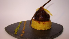 Figue rôtie à la vanille Bourbon, sur un pain perdu de cake aux fruits secs et épices