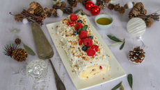 Bûche roulée, crème pâtissière à l’huile d’olive et fruits rouges