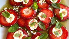 Carpaccio de fraises à la menthe