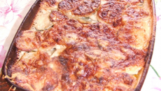 Gratin de pommes de terre au poulet et à l'estragon