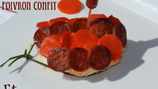 Médaillon de lotte en écailles de chorizo et poivrons confits coulis poivron framboises