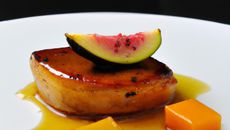 Foie gras poêlé sucré-salé à la mangue