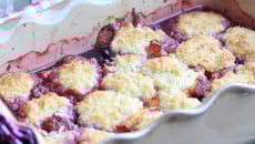 Cobbler aux fruits d'été