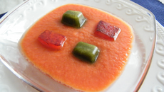 Gaspacho, glaçons au basilic et pastèque grillée