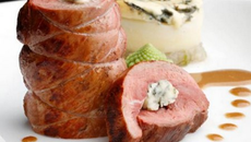 Magret de canard rôti, Mille-Feuille de Chou vert et sa douceur exotique