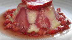 Flan ricotta-tonka aux gariguettes et coulis d'érable