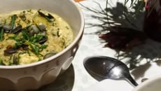 Porridge aux épinards et lait de coco