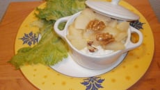 Mini-cocotte de purée de pomme de terre, bleu aux noix et poires