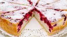 Tarte aux cerises, poires et cottage cheese