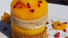 Mille feuille de pain d'épices, mangue et foie gras