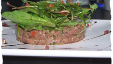Tartare de magret de canard fermier des Landes aux baies de Sichuan