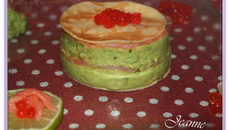 Millefeuille salé au saumon fumé et guacamole