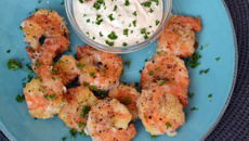 Gambas croustillantes, sauce curry et piment d'Espelette