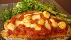 Bruschetta aux 2 fromages