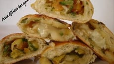 Chaussons aux courgettes, chèvre, miel et abricots secs