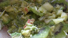 Salade de crabe, avocats, kiwis et pomme