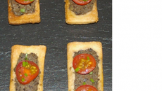Tartelettes à la tapenade et aux tomates cerises