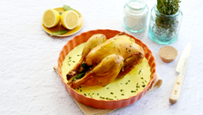 Poulet rôti, sauce au citron et au curcuma