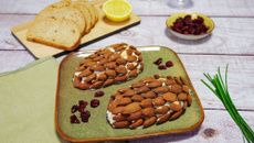 Fromage frais de Noël façon pommes de pin pour l’apéro