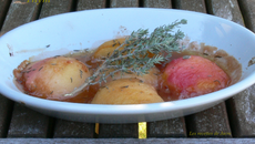 Gratin de pêches au thym et sirop d'érable