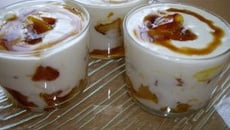 Verrines sucrées (pommes caramélisées et fromage blanc)