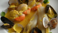 Saint-jacques, endives et coquillages