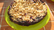 Crumble aux fruits rouges flocons d'avoine et noix de pécan