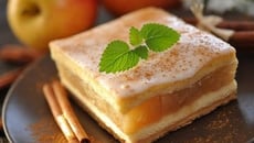 Gâteau pommes, poires, raisins et cannelle