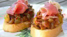 Crostini de caponata et jambon