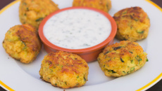 Boulettes courgettes poulet et sa sauce blanche