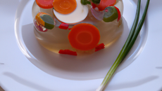 Aspic d'œuf de caille aux légumes