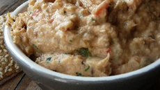 Tartinade au poivron rouge ,thon et coriandre
