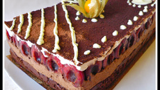 Crousti mousse 3 chocolats et cerises